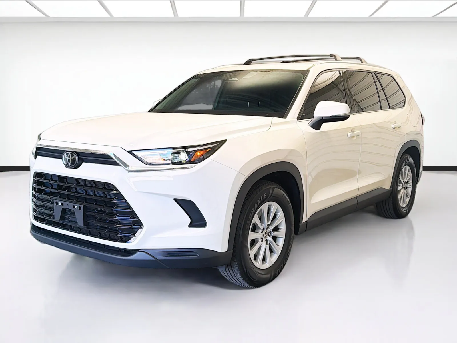 White 2024 Toyota Grand Highlander XLE for sale in Montclair, CA