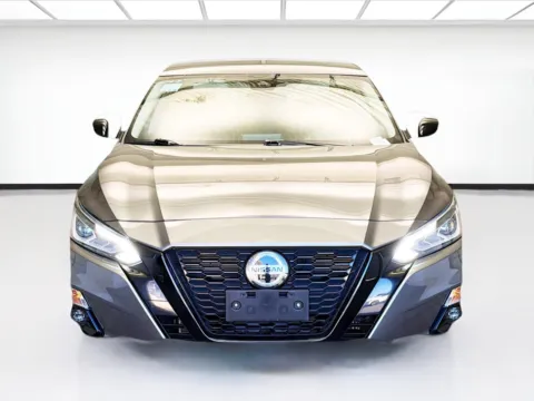 Photos of 2022 Nissan Altima 2.5 SR for sale in Montclair, CA at STG Montclair