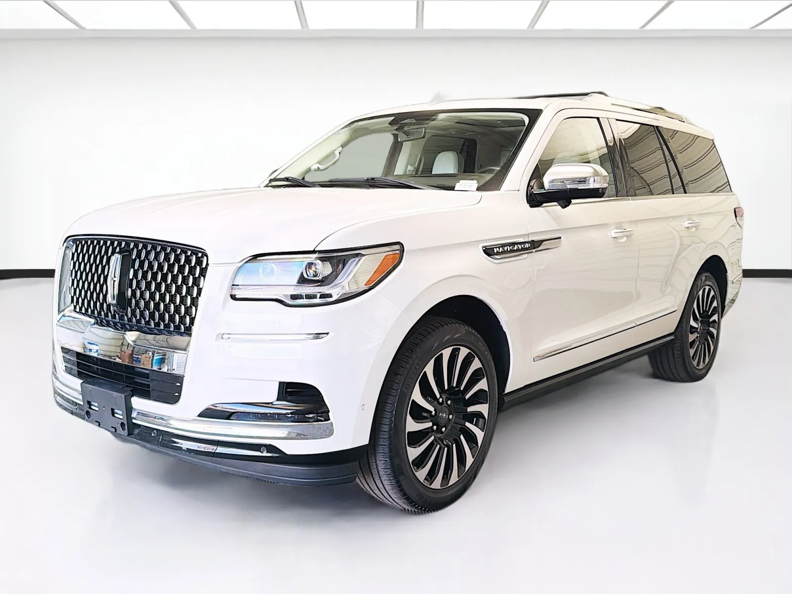 White 2023 Lincoln Navigator Black Label for sale in Montclair, CA