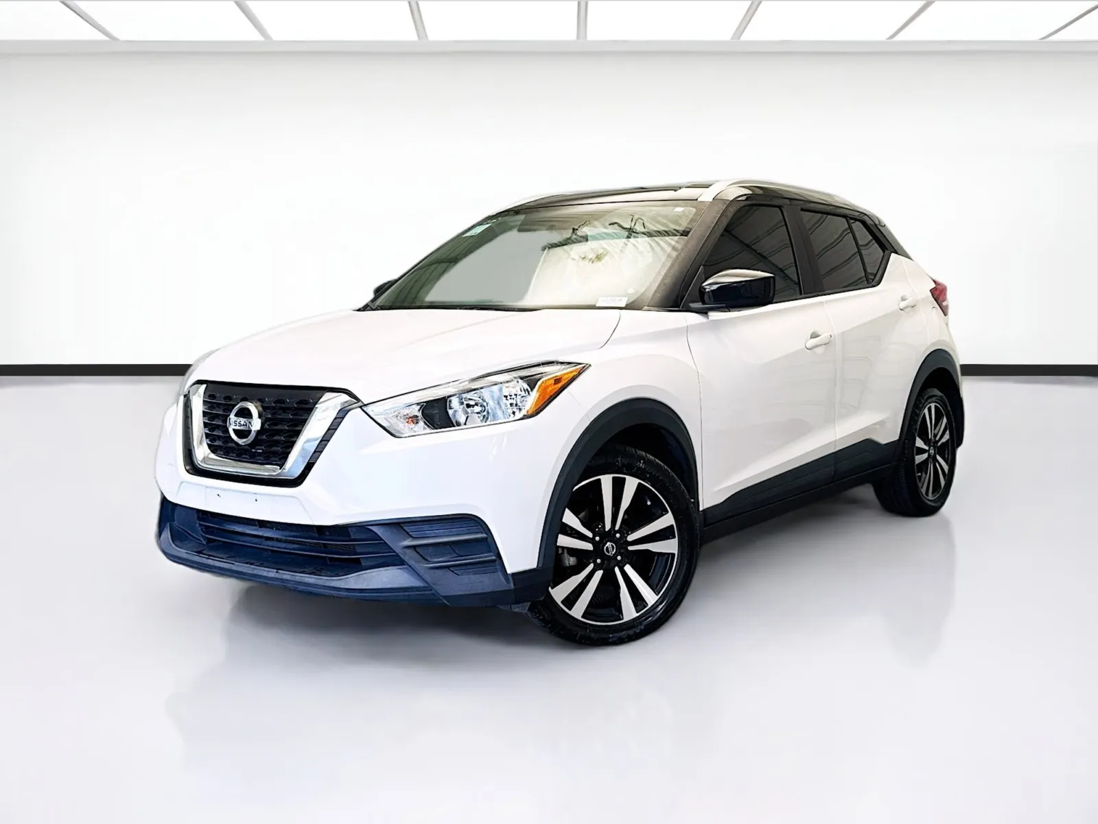 White 2019 Nissan Kicks SV for sale in Montclair, CA
