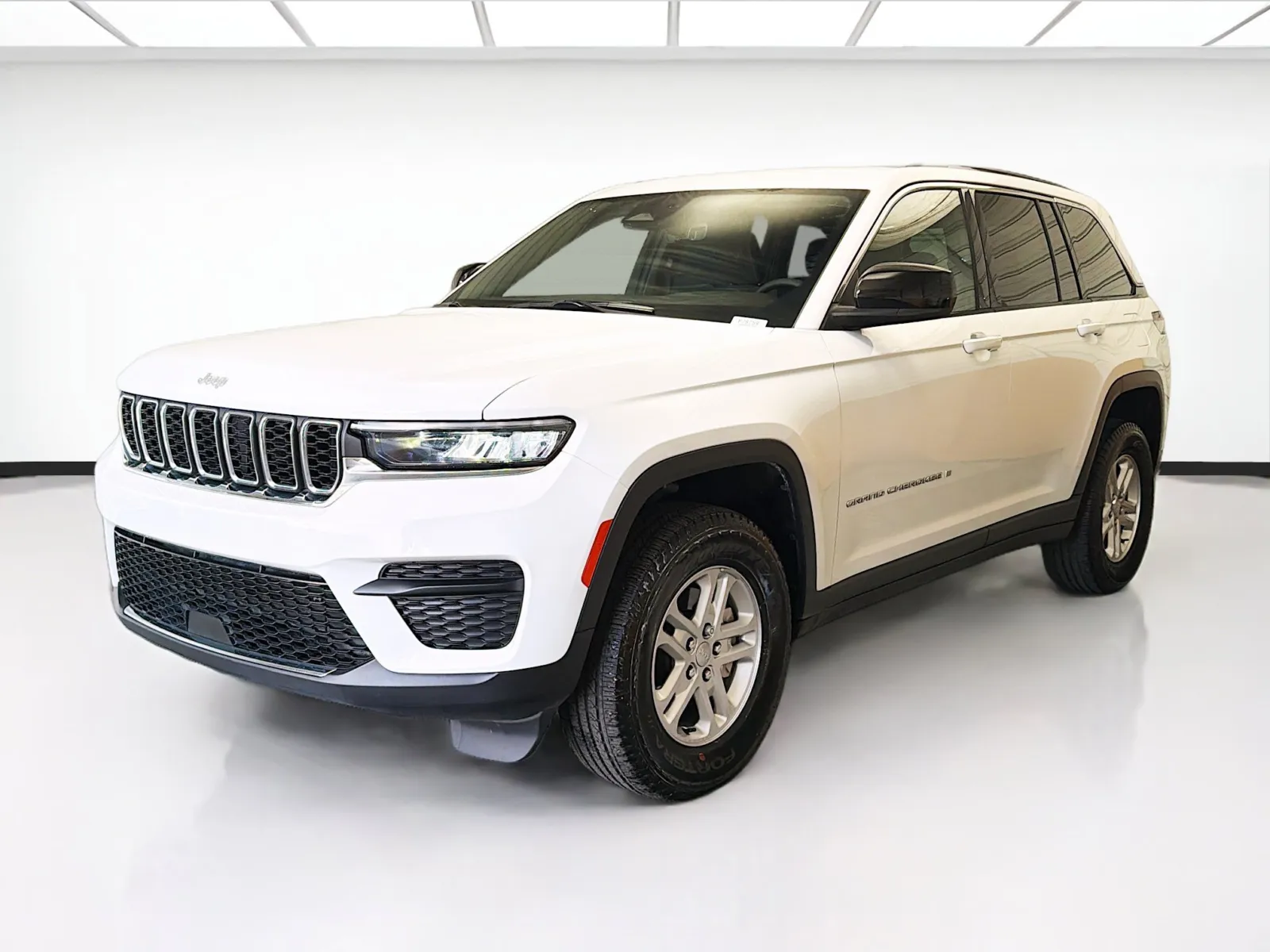 White 2025 Jeep Grand Cherokee Laredo for sale in Montclair, CA