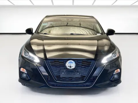 Photos of 2022 Nissan Altima 2.5 SR for sale in Montclair, CA at STG Montclair