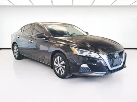 Another view of 2020 Nissan Altima 2.5 S for sale in Montclair, CA at STG Montclair