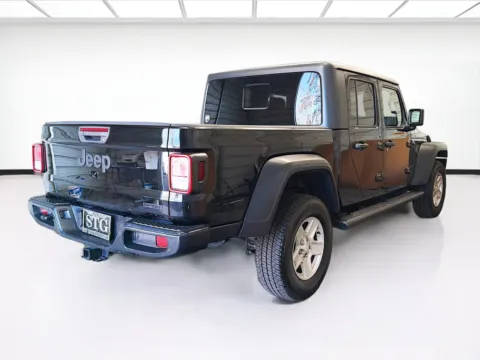 More photos of 2020 Jeep Gladiator Sport at STG Montclair, CA