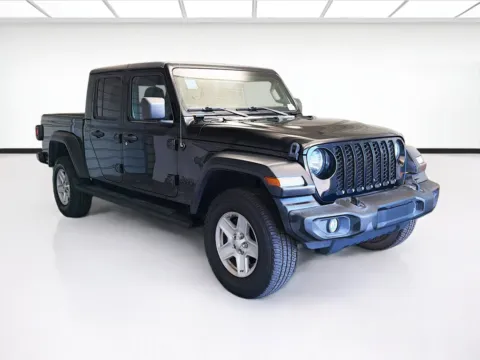 Another view of 2020 Jeep Gladiator Sport for sale in Montclair, CA at STG Montclair