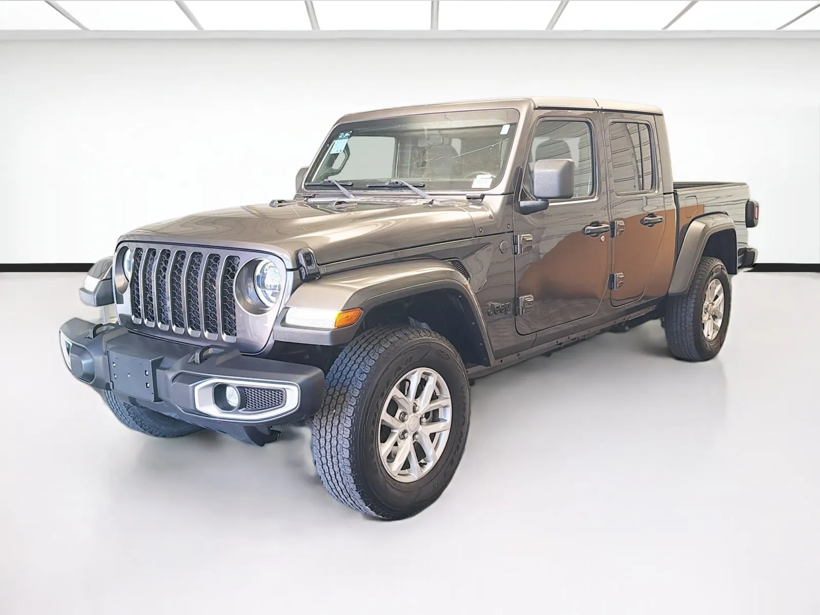 Gray 2023 Jeep Gladiator Sport for sale in Montclair, CA