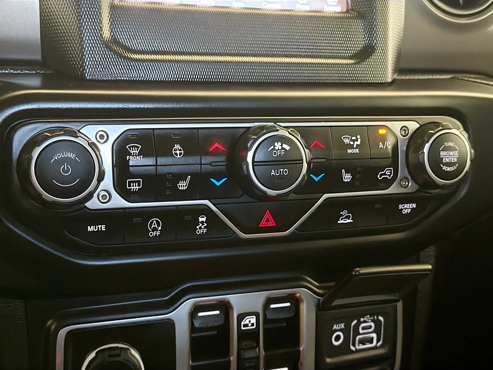Jeep Gladiator photo 10