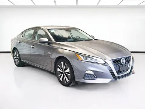 Photos of 2022 Nissan Altima 2.5 SV for sale in Montclair, CA at STG Montclair