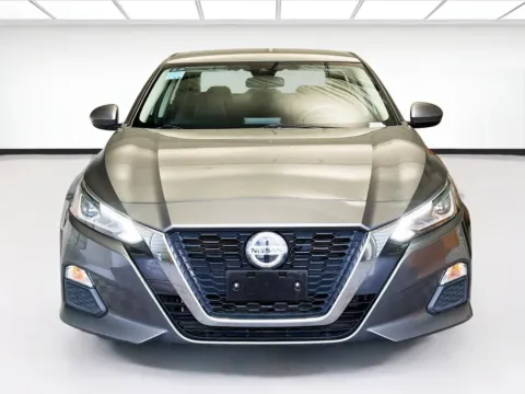 Photos of 2022 Nissan Altima 2.5 SV for sale in Montclair, CA at STG Montclair