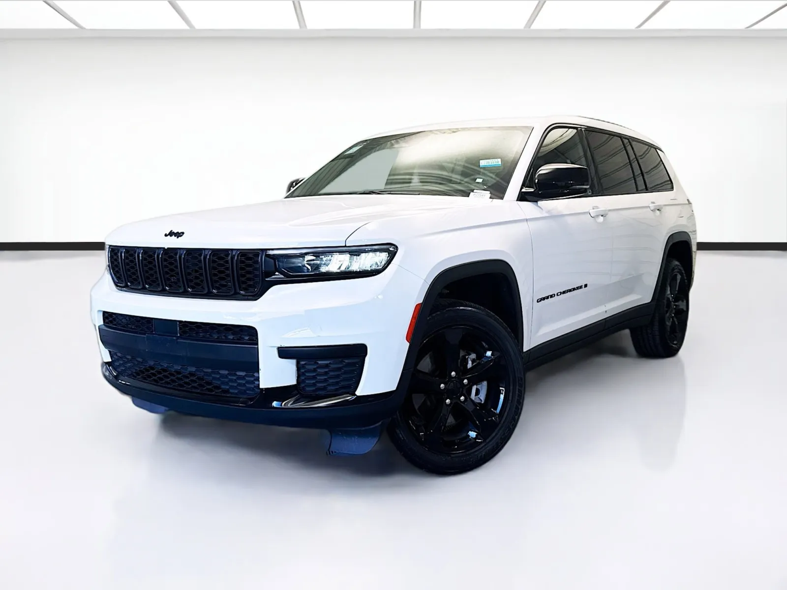 White 2023 Jeep Grand Cherokee L Altitude for sale in Montclair, CA