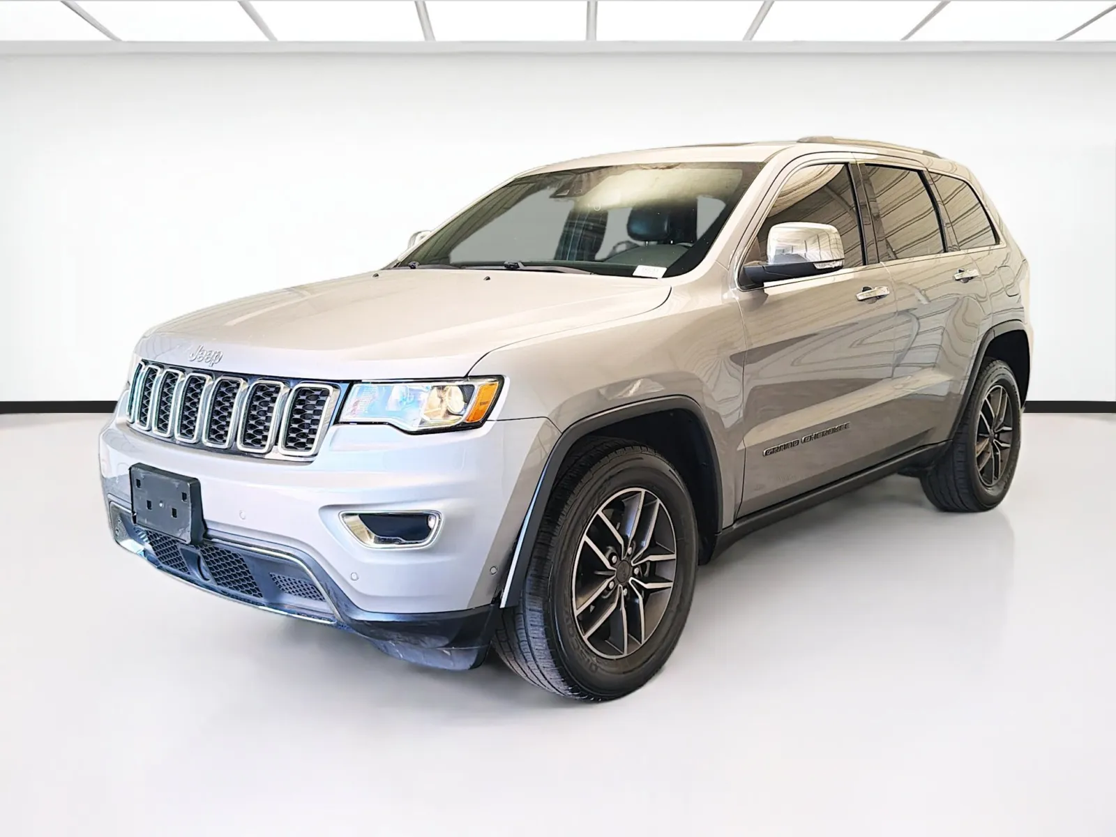 Silver 2021 Jeep Grand Cherokee Limited for sale in Montclair, CA