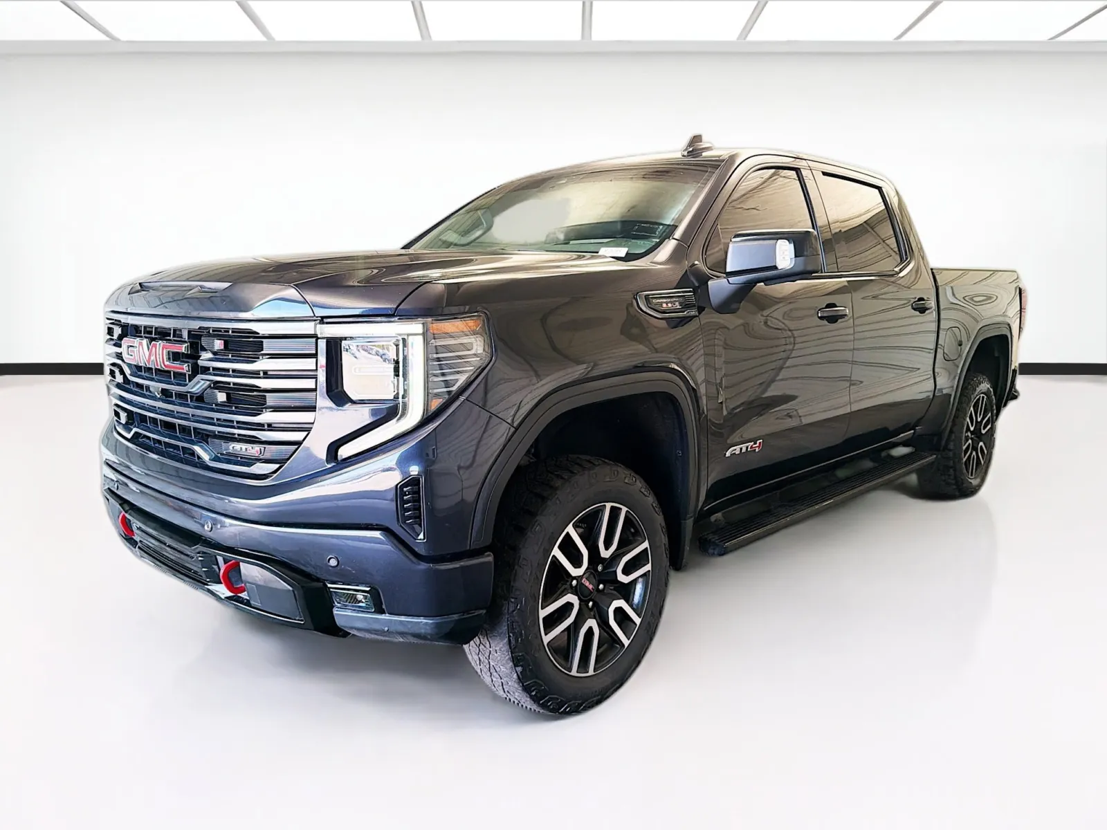 2022 GMC Sierra 4WD Crew Cab Short Box AT4's photo