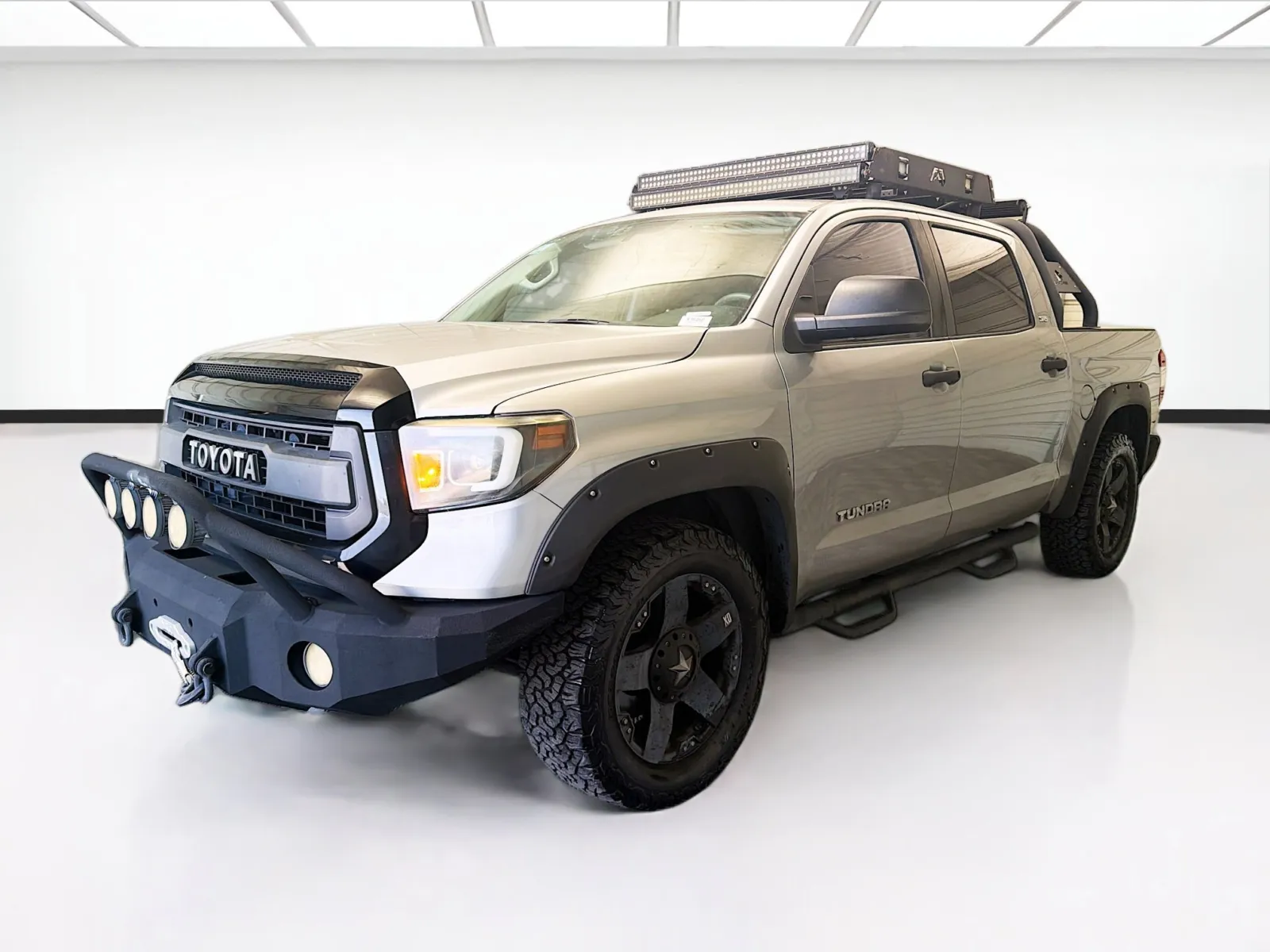 Silver 2017 Toyota Tundra SR5 4.6L V8 for sale in Montclair, CA