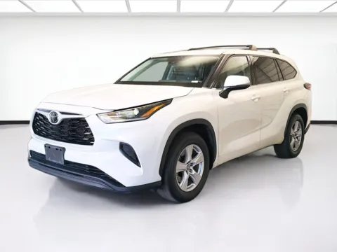White 2021 Toyota Highlander L for sale in Montclair, CA