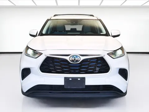 Photos of 2021 Toyota Highlander L for sale in Montclair, CA at STG Montclair