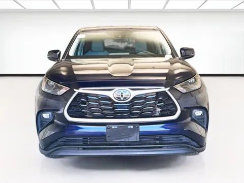 Photos of 2024 Toyota Highlander for sale in Montclair, CA at STG Montclair