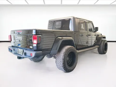 More photos of 2022 Jeep Gladiator Overland at STG Montclair, CA