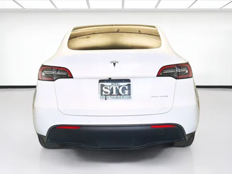 More photos of 2022 Tesla Model Y Long Range at STG Montclair, CA