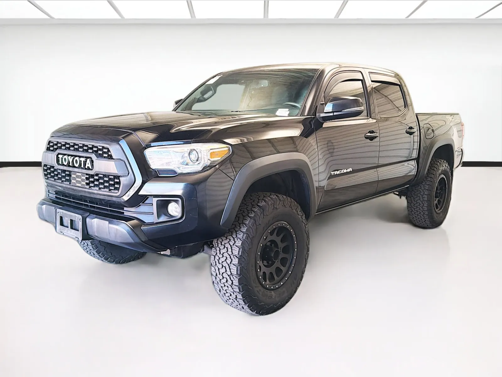 Black 2019 Toyota Tacoma TRD Off-Road V6 for sale in Montclair, CA