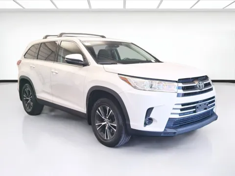 Another view of 2019 Toyota Highlander LE for sale in Montclair, CA at STG Montclair