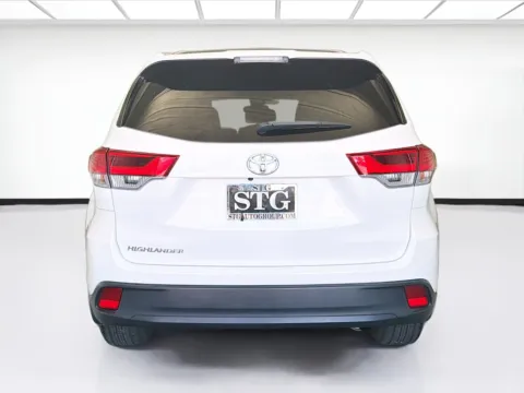 More photos of 2019 Toyota Highlander LE at STG Montclair, CA