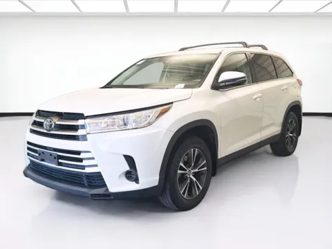 White 2019 Toyota Highlander LE for sale in Montclair, CA