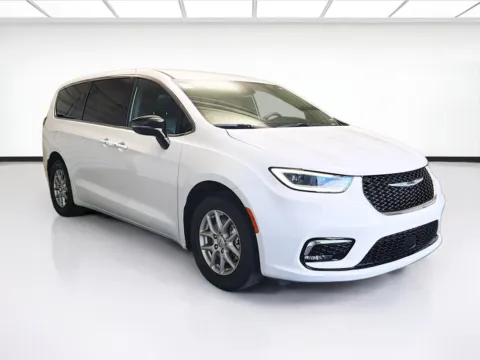 Another view of 2025 Chrysler Pacifica Select for sale in Montclair, CA at STG Montclair