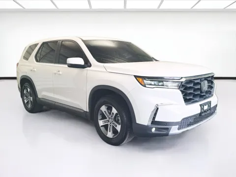 Another view of 2025 Honda Pilot EX-L for sale in Montclair, CA at STG Montclair