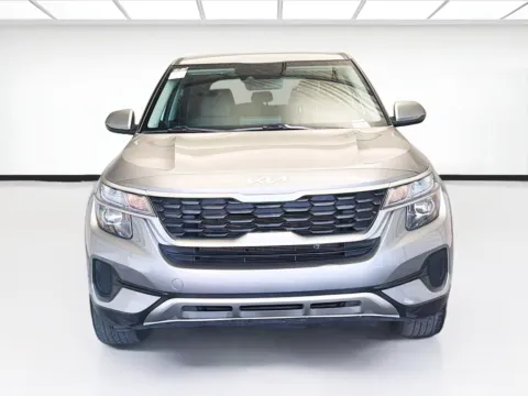 Photos of 2022 Kia Seltos LX for sale in Montclair, CA at STG Montclair