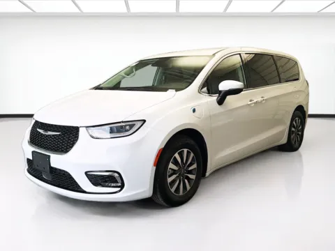 White 2023 Chrysler Pacifica Hybrid Touring L for sale in Montclair, CA