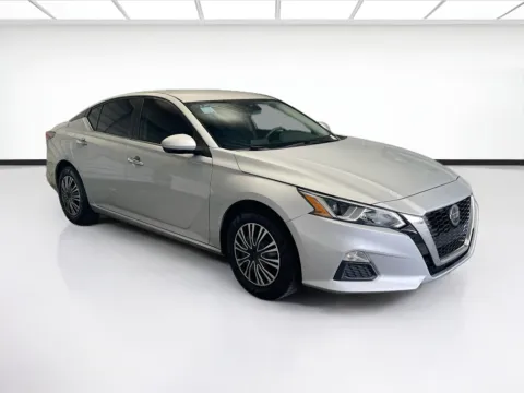 Another view of 2021 Nissan Altima 2.5 S for sale in Montclair, CA at STG Montclair