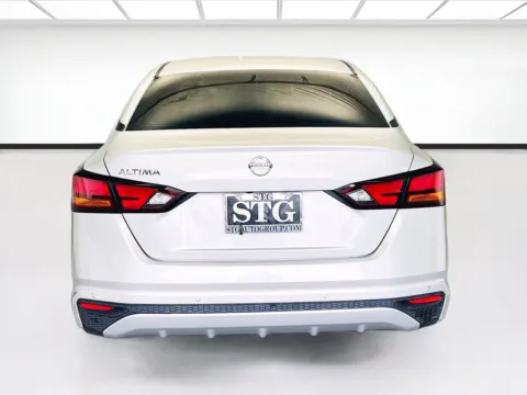 More photos of 2021 Nissan Altima 2.5 S at STG Montclair, CA