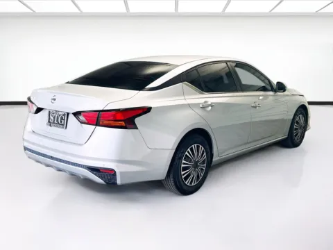 More photos of 2021 Nissan Altima 2.5 S at STG Montclair, CA