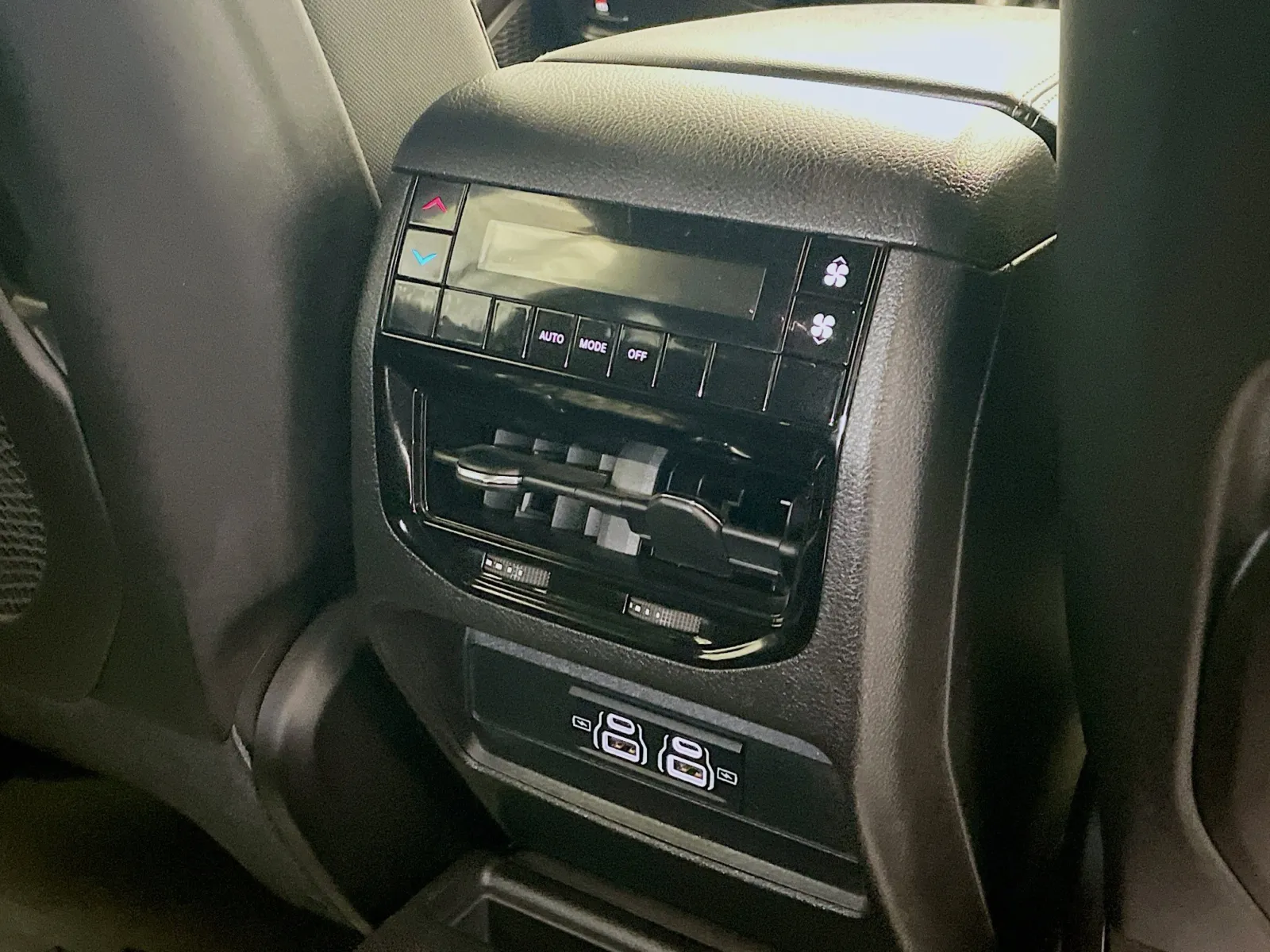 Jeep Grand Cherokee L photo 16