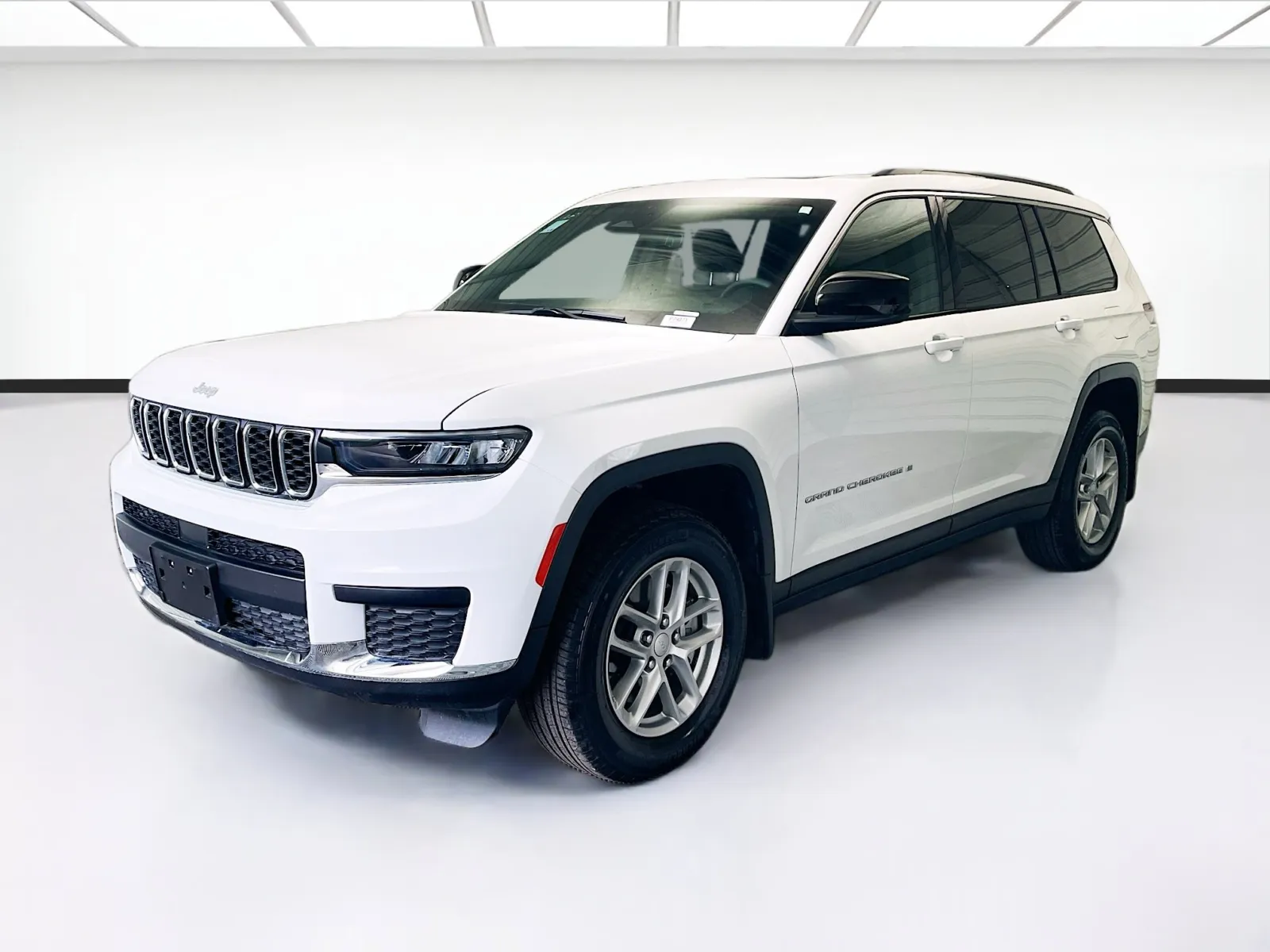 White 2025 Jeep Grand Cherokee L Laredo W/POWER SUNROOF for sale in Montclair, CA