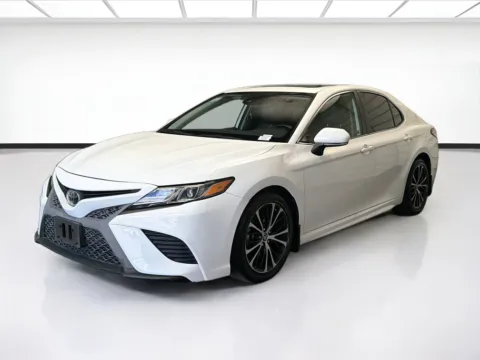 White 2019 Toyota Camry SE for sale in Montclair, CA