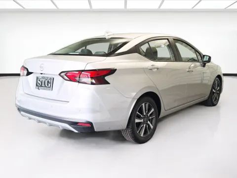 More photos of 2001 Toyota Tundra SR5 at STG Montclair, CA