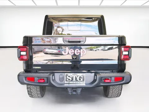More photos of 2022 Jeep Gladiator Rubicon at STG Montclair, CA