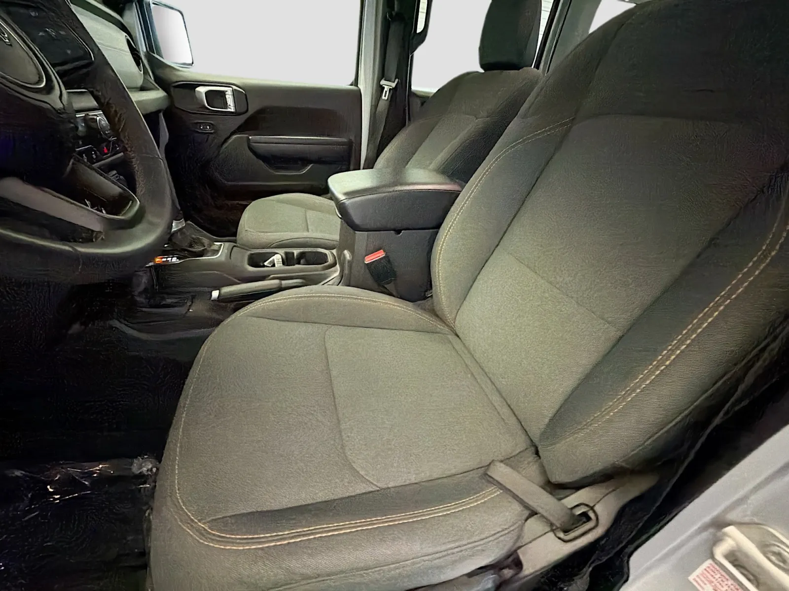 Jeep Wrangler photo 11