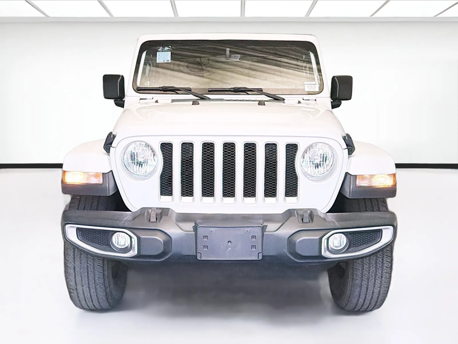 Jeep Wrangler photo 2
