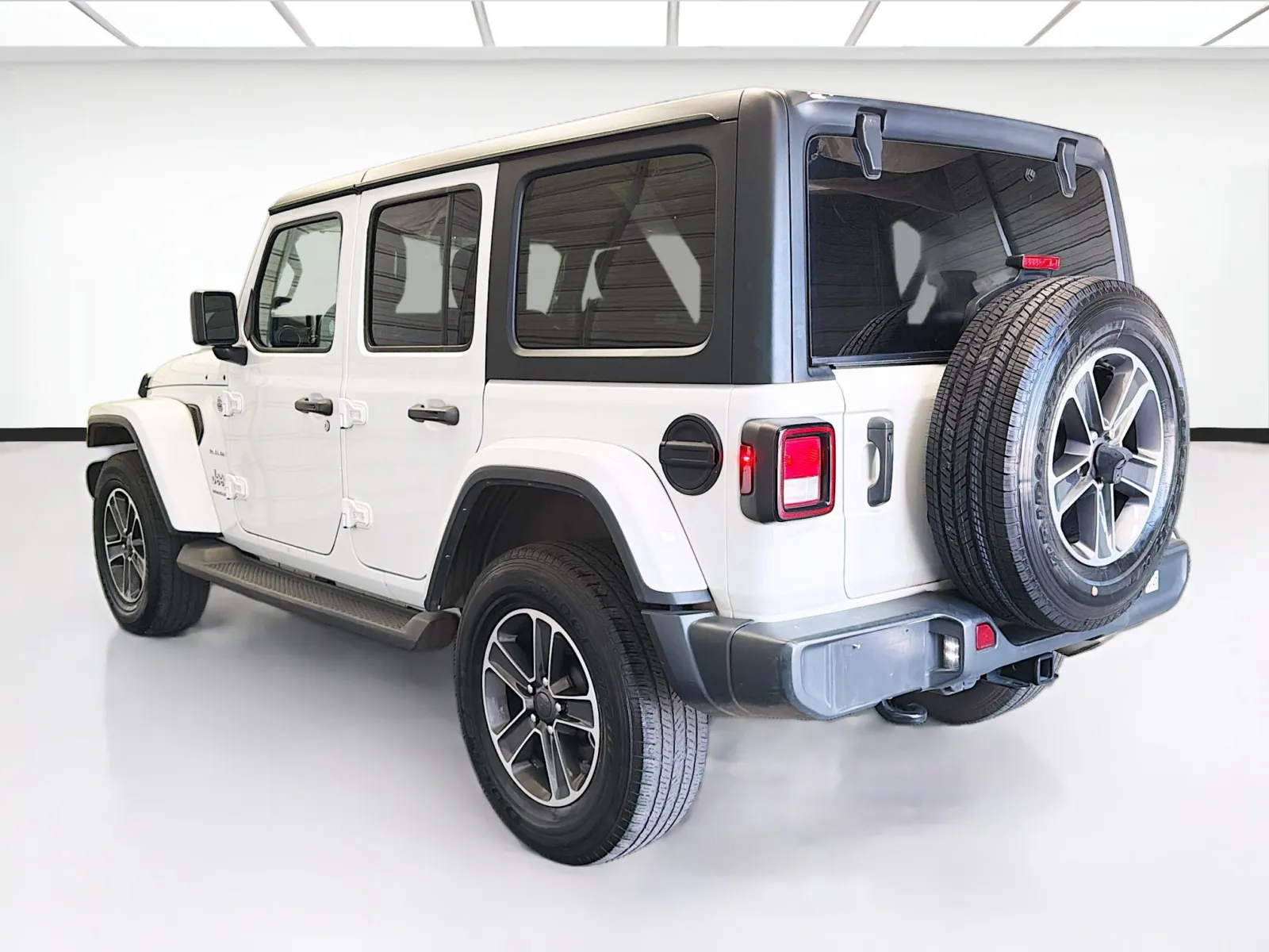 Jeep Wrangler photo 6