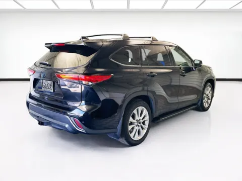 More photos of 2023 Toyota Highlander Hybrid Limited at STG Montclair, CA