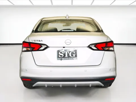 More photos of 2001 Toyota Tundra SR5 at STG Montclair, CA