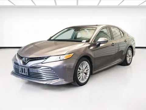 Gray 2020 Toyota Camry XLE PANORAMIC GLASS ROOF & SLIDING MOONROOF for sale in Montclair, CA