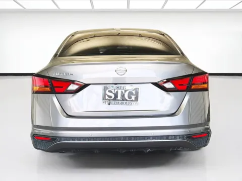 More photos of 2021 Nissan Altima 2.5 SV at STG Montclair, CA