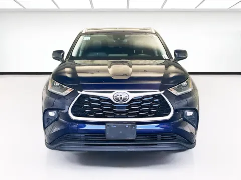 Photos of 2021 Toyota Highlander XLE for sale in Montclair, CA at STG Montclair