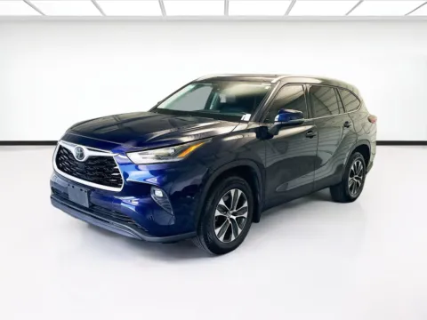 Blue 2021 Toyota Highlander XLE for sale in Montclair, CA
