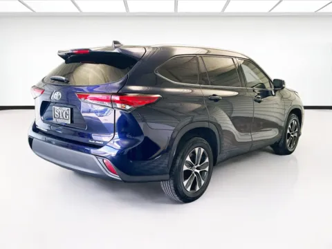 More photos of 2021 Toyota Highlander XLE at STG Montclair, CA