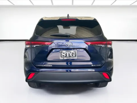 More photos of 2021 Toyota Highlander XLE at STG Montclair, CA