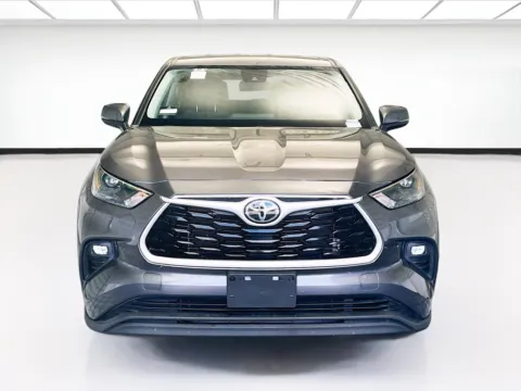 Photos of 2022 Toyota Highlander LE for sale in Montclair, CA at STG Montclair